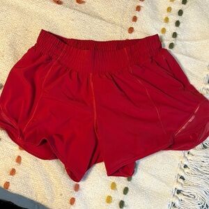 Lululemon Hotty Hot low rise 2.5" shorts